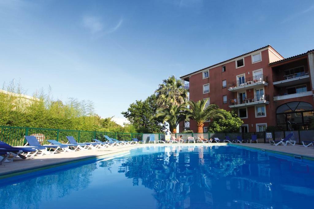 Residence 4 Etoiles Port Marine Sainte-Maxime Eksteriør billede